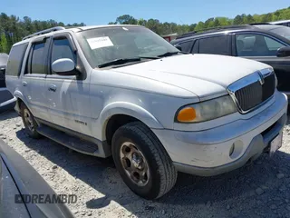 2001 Lincoln Navigator z VIN 5LMFU28R51LJ28840, wystawiony jako IAAI lot #42035445 z przebiegiem 306 898 mil mil oraz . Historia ofert i sprzedaży dostępna na DreamBid. Obrazek 1.