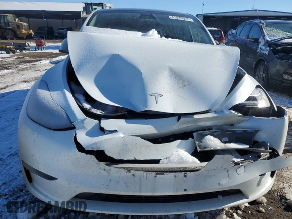 2022 Tesla Model Y Long Range z VIN 7SAYGDEE1NA009664, wystawiony jako Copart lot #41533925 z przebiegiem 36 126 mil mil oraz Szkody całkowita. Historia ofert i sprzedaży dostępna na DreamBid. Obrazek 5.