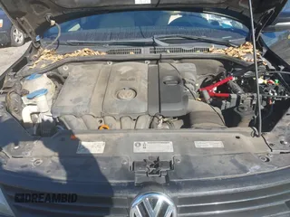 2012 Volkswagen Jetta SE с VIN 3VWDX7AJXCM105012, выставлен на аукционе IAAI как лот 41654667 с пробегом 221 128 миль миль и . История ставок и продаж доступна на DreamBid. Изображение 10.