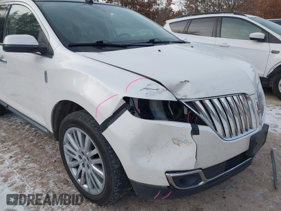 2011 Lincoln MKX with VIN 2LMDJ8JK0BBJ28172, listed as a IAAI auction lot 41083250 with 145,402 mi miles. Bid and sale history available at carsss.com. Image 6.