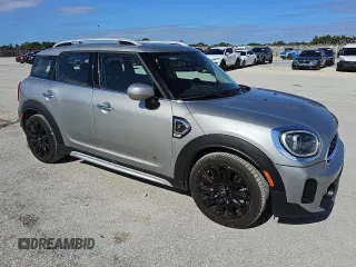 2024 MINI Countryman Cooper S z VIN WMZ83BR06R3R77647, wystawiony jako Copart lot #56059805 z przebiegiem 32 927 mil mil oraz Tytuł czysty. Historia ofert i sprzedaży dostępna na DreamBid. Obrazek 4.