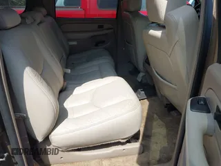 2003 Chevrolet Suburban LT с VIN 1GNEC16Z83J191651, выставлен на аукционе IAAI как лот 42309641 с пробегом Не указан миль и . История ставок и продаж доступна на DreamBid. Изображение 8.