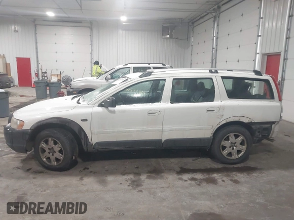 2005 Volvo XC70 with VIN YV1SZ592751190343, listed as a IAAI auction lot 41517785 with 202,533 mi miles and . Bid and sale history available at DreamBid. Image 15.
