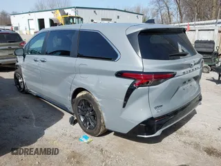 2024 Toyota Sienna XSE z VIN 5TDXSKFC4RS145137, wystawiony jako IAAI lot #41750659 z przebiegiem 17 606 mil mil oraz . Historia ofert i sprzedaży dostępna na DreamBid. Obrazek 3.