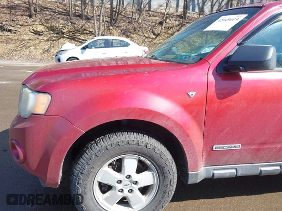2008 Ford Escape XLT with VIN 1FMCU93108KC15674, listed as a IAAI auction lot 42049019 with 180,077 mi miles. Bid and sale history available at carsss.com. Image 15.