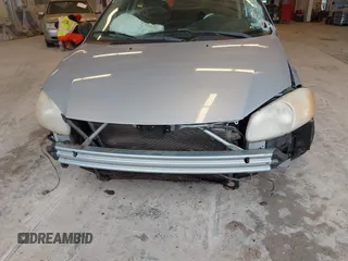 2002 Dodge Stratus z VIN 1B3EL56R42N276530, wystawiony jako IAAI lot #41726024 z przebiegiem 150 610 mil mil oraz . Historia ofert i sprzedaży dostępna na DreamBid. Obrazek 12.