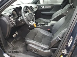 2022 Volvo XC40 Twin Plus z VIN YV4ED3UR0N2691608, wystawiony jako Copart lot #79759674 z przebiegiem 17 633 mil mil oraz Szkoda całkowita • Salvage title. Historia ofert i sprzedaży dostępna na DreamBid. Obrazek 7.