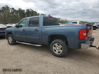 2007 Chevrolet Silverado 1500 LT w/1LT with VIN 2GCEC13C971679113, listed as a Copart auction lot 49773695 with 155,338 mi miles and Salvage Title. Bid and sale history available at carsss.com. Image 2.