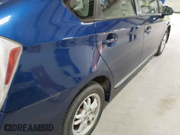 2011 Toyota Prius I with VIN JTDKN3DU6B0271026, listed as a IAAI auction lot 41961678 with 268,783 mi miles. Bid and sale history available at carsss.com. Image 6.