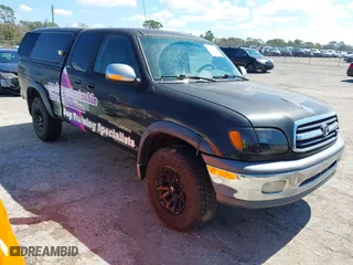 2000 Toyota Tundra SR5 with VIN 5TBBT4415YS059170, listed as a IAAI auction lot 41678319 with 232,013 mi miles. Bid and sale history available at carsss.com. Image 1.