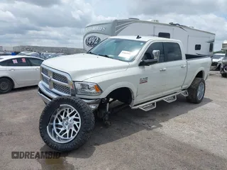 2018 Ram 2500 Laramie с VIN 3C6UR5FL6JG325908, выставлен на аукционе IAAI как лот 42463952 с пробегом 54 496 миль миль и . История ставок и продаж доступна на DreamBid. Изображение 17.