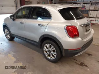 2016 FIAT 500X Lounge z VIN ZFBCFYDT0GP332060, wystawiony jako IAAI lot #42837184 z przebiegiem 159 804 mil mil oraz . Historia ofert i sprzedaży dostępna na DreamBid. Obrazek 3.