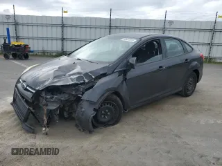 2012 Ford Focus SE with VIN 1FAHP3F28CL146681, listed as a Copart auction lot 50653515 with 137,564 mi miles and Salvage Title. Bid and sale history available at carsss.com. Image 1.
