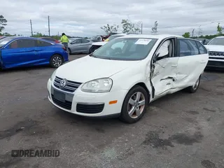 2008 Volkswagen Jetta Sedan SE with VIN 3VWRM71K88M163490, listed as a IAAI auction lot 41978840 with 178,605 mi miles. Bid and sale history available at carsss.com. Image 2.