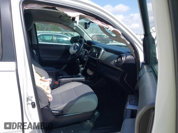 2017 Toyota Tacoma SR5 z VIN 3TMAZ5CN8HM045727, wystawiony jako IAAI lot #41962213 z przebiegiem 88 042 mil mil oraz . Historia ofert i sprzedaży dostępna na DreamBid. Obrazek 5.