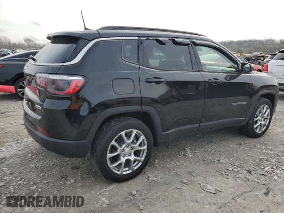 2024 Jeep Compass Latitude Lux z VIN 3C4NJDFN1RT130236, wystawiony jako Copart lot #51159065 z przebiegiem 9 678 mil mil oraz Szkoda całkowita • Salvage title. Historia ofert i sprzedaży dostępna na DreamBid. Obrazek 3.