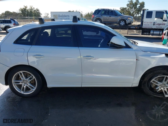 2016 Audi Q5 Premium Plus with VIN WA1D7AFP1GA104566, listed as a IAAI auction lot 41404142 with 53,011 mi miles. Bid and sale history available at carsss.com. Image 14.