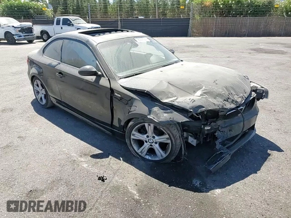 2009 BMW 1 Series 128i z VIN WBAUP73579VF06955, wystawiony jako Copart lot #68562684 z przebiegiem Nie podano mil oraz Szkoda całkowita • Salvage title. Historia ofert i sprzedaży dostępna na DreamBid. Obrazek 10.