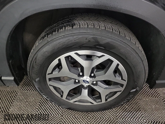 2023 Subaru Forester Premium z VIN JF2SKAEC6PH468002, wystawiony jako IAAI lot #42547222 z przebiegiem 73 121 mil mil oraz . Historia ofert i sprzedaży dostępna na DreamBid. Obrazek 16.