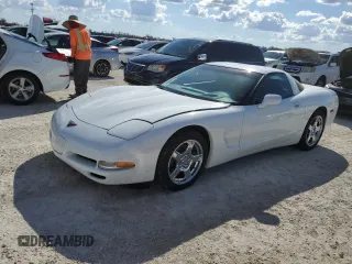 1999 Chevrolet Corvette with VIN 1G1YY22G6X5117332, listed as a Copart auction lot 77683134 with 0 mi miles and Salvage Title. Bid and sale history available at carsss.com. Image 1.