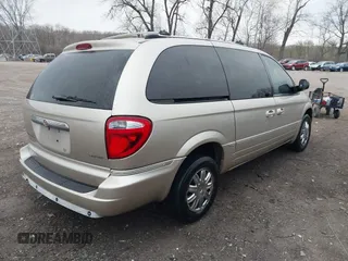 2006 Chrysler Town & Country LWB Limited with VIN 2A8GP64L66R798366, listed as a IAAI auction lot 41879031 with 231,603 mi miles. Bid and sale history available at carsss.com. Image 4.