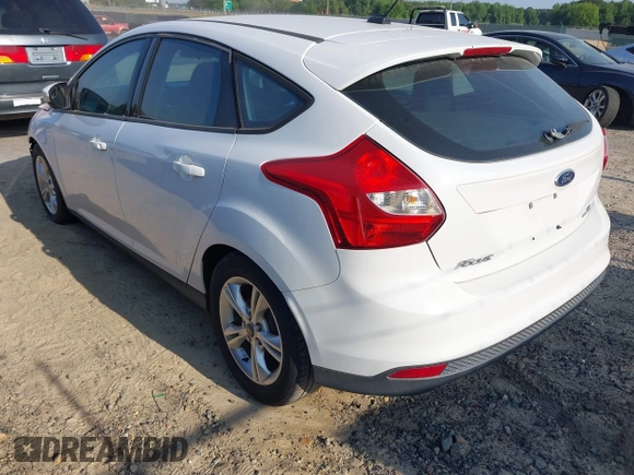 2014 Ford Focus SE with VIN 1FADP3K28EL386918, listed as a IAAI auction lot 42171974 with 118,098 mi miles. Bid and sale history available at carsss.com. Image 3.