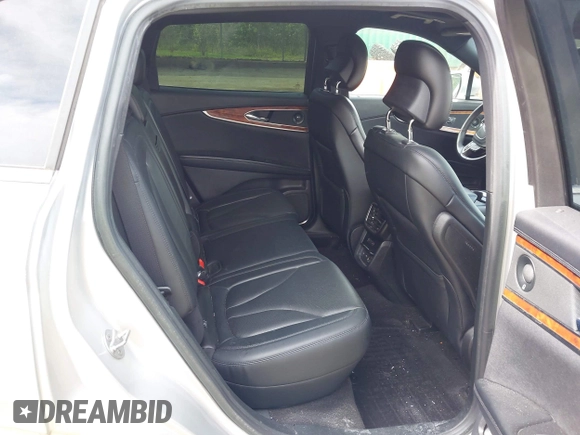 2019 Lincoln Nautilus Reserve with VIN 2LMPJ8LP5KBL32374, listed as a IAAI auction lot 42219316 with 48,276 mi miles and . Bid and sale history available at DreamBid. Image 8.