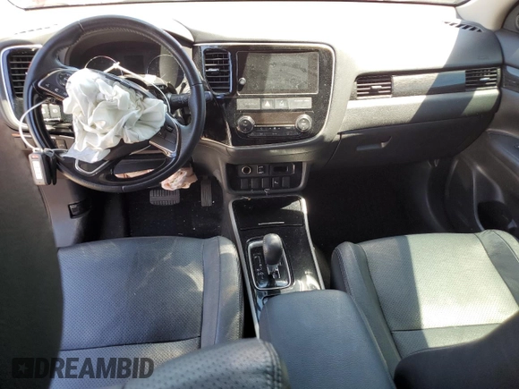 2018 Mitsubishi Outlander ES with VIN JA4AZ3A31JZ006868, listed as a Copart auction lot 58361775 with 81,393 mi miles and Salvage title. Bid and sale history available at DreamBid. Image 8.