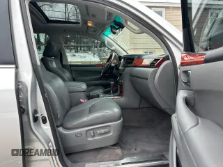 2008 Lexus LX 570 with VIN JTJHY00W384010538, listed as a Copart auction lot 45360265 with 176,672 mi miles and Clean Title. Bid and sale history available at carsss.com. Image 6.