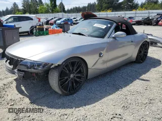 2005 BMW Z4 2.5i z VIN 4USBT33505LR69760, wystawiony jako Copart lot #55508565 z przebiegiem Nie podano mil oraz Szkoda całkowita • Salvage title. Historia ofert i sprzedaży dostępna na DreamBid. Obrazek 1.