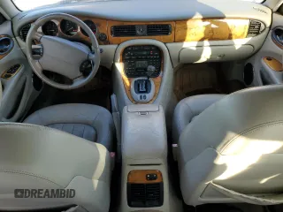 2001 Jaguar XJ with VIN SAJDA23C51LF35586, listed as a Copart auction lot 44105165 with 47,355 mi miles and Salvage title. Bid and sale history available at DreamBid. Image 8.