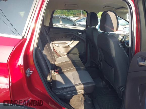 2017 Ford Escape SE z VIN 1FMCU0GD9HUF01849, wystawiony jako IAAI lot #42410230 z przebiegiem 177 423 mil mil oraz . Historia ofert i sprzedaży dostępna na DreamBid. Obrazek 8.