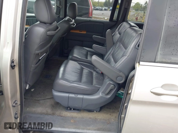 2006 Honda Odyssey TOURING with VIN 5FNRL38836B102719, listed as a IAAI auction lot 42170294 with 180,956 mi miles. Bid and sale history available at carsss.com. Image 8.