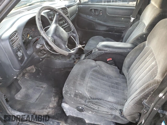 2001 Chevrolet S-10 LS with VIN 1GCCT19W718161384, listed as a Copart auction lot 84834104 with 288,874 mi miles and Salvage Title. Bid and sale history available at carsss.com. Image 7.