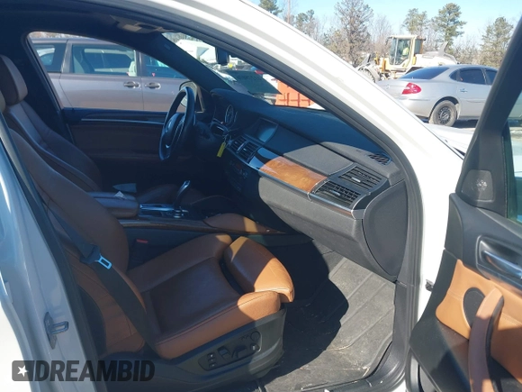 2014 BMW X6 xDrive35i with VIN 5UXFG2C58E0C43248, listed as a IAAI auction lot 41278076 with 155,769 mi miles. Bid and sale history available at carsss.com. Image 5.