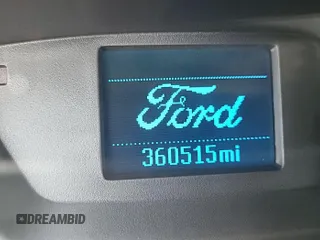 2017 Ford Transit z VIN 1FTYR1CMXHKB25388, wystawiony jako IAAI lot #42733820 z przebiegiem 360 508 mil mil oraz . Historia ofert i sprzedaży dostępna na DreamBid. Obrazek 29.