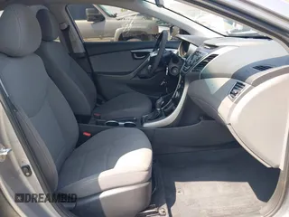 2014 Hyundai Elantra SE z VIN KMHDH4AE5EU118200, wystawiony jako IAAI lot #42178781 z przebiegiem 90 933 mil mil oraz . Historia ofert i sprzedaży dostępna na DreamBid. Obrazek 5.