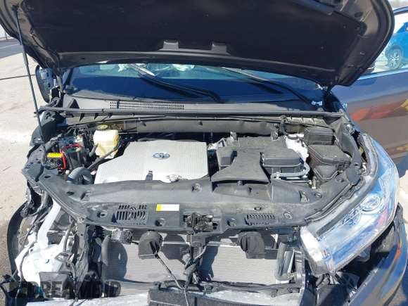 2019 Toyota Highlander Hybrid LE with VIN 5TDBGRFH3KS076303, listed as a IAAI auction lot 41770576 with 15,591 mi miles and . Bid and sale history available at DreamBid. Image 10.