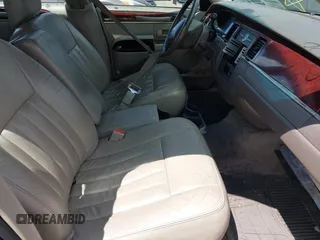 2004 Lincoln Town Car Signature z VIN 1LNHM81W74Y652349, wystawiony jako IAAI lot #42297969 z przebiegiem Nie podano mil oraz . Historia ofert i sprzedaży dostępna na DreamBid. Obrazek 5.