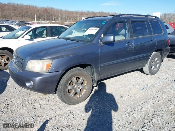 2005 Toyota Highlander with VIN JTEDP21AX50073749, listed as a IAAI auction lot 41682648 with 226,166 mi miles. Bid and sale history available at carsss.com. Image 2.