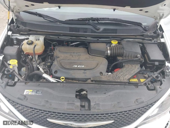 2017 Chrysler Pacifica Touring-L with VIN 2C4RC1BG4HR620902, listed as a IAAI auction lot 41480787 with 100,274 mi miles. Bid and sale history available at carsss.com. Image 10.