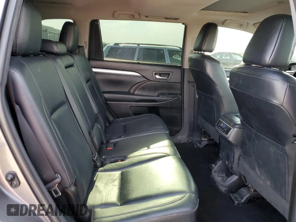2018 Toyota Highlander SE z VIN 5TDJZRFH4JS551509, wystawiony jako Copart lot #56700765 z przebiegiem 133 320 mil mil oraz Szkoda całkowita • Salvage title. Historia ofert i sprzedaży dostępna na DreamBid. Obrazek 11.