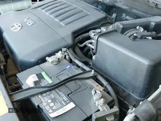 2007 Toyota RAV4 Limited z VIN JTMZK34V975011438, wystawiony jako IAAI lot #42643034 z przebiegiem 163 616 mil mil oraz . Historia ofert i sprzedaży dostępna na DreamBid. Obrazek 12.