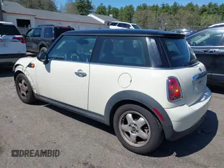 2008 MINI Hardtop with VIN WMWMF33598TU66736, listed as a IAAI auction lot 42118994 with 136,569 mi miles and . Bid and sale history available at DreamBid. Image 3.