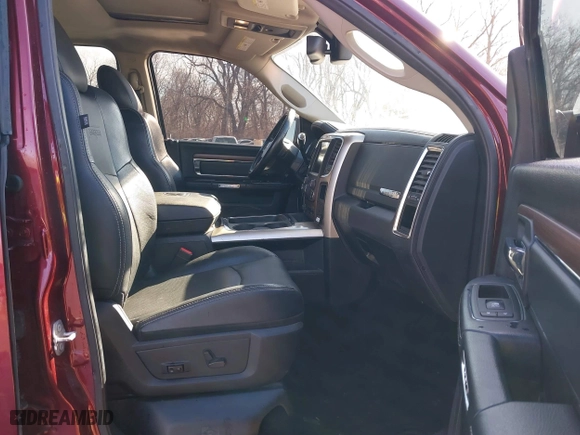 2016 Ram 2500 Laramie with VIN 3C6UR5FL7GG368646, listed as a IAAI auction lot 41649574 with 302,360 mi miles. Bid and sale history available at carsss.com. Image 5.