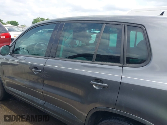 2012 Volkswagen Tiguan SEL with VIN WVGAV7AX8CW005146, listed as a IAAI auction lot 42126959 with 134,005 mi miles and . Bid and sale history available at DreamBid. Image 14.