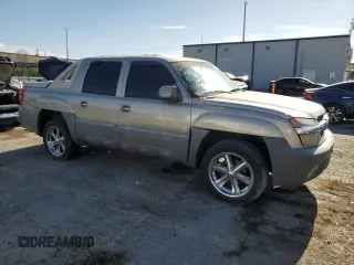2002 Chevrolet Avalanche z VIN 3GNEC13T62G249465, wystawiony jako Copart lot #58482255 z przebiegiem 209 864 mil mil oraz Czysty tytuł • Clean title. Historia ofert i sprzedaży dostępna na DreamBid. Obrazek 4.