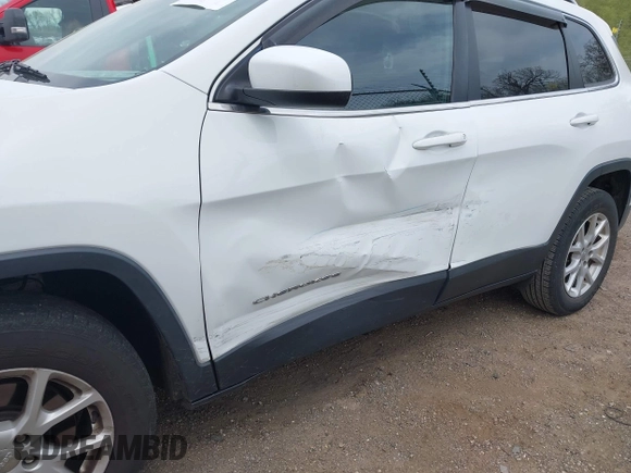 2017 Jeep Cherokee Latitude с VIN 1C4PJMCB7HW613130, выставлен на аукционе IAAI как лот 42147951 с пробегом 123 163 миль миль и . История ставок и продаж доступна на DreamBid. Изображение 6.