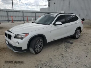 2015 BMW X1 xDrive28i with VIN WBAVL1C58FVY28378, listed as a Copart auction lot 49800065 with 114,059 mi miles and Salvage Title. Bid and sale history available at carsss.com. Image 1.