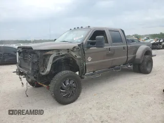 2015 Ford F-350 Lariat z VIN 1FT8W3DT5FEC51972, wystawiony jako Copart lot #54128305 z przebiegiem 183 873 mil mil oraz Szkoda całkowita • Salvage title. Historia ofert i sprzedaży dostępna na DreamBid. Obrazek 1.